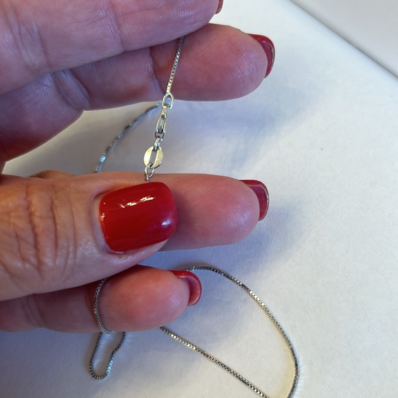 Genuine, pearl and diamond drop pendant with sterling silver box chain - Picture 4 of 11